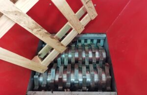TRITURANDO PALLETS